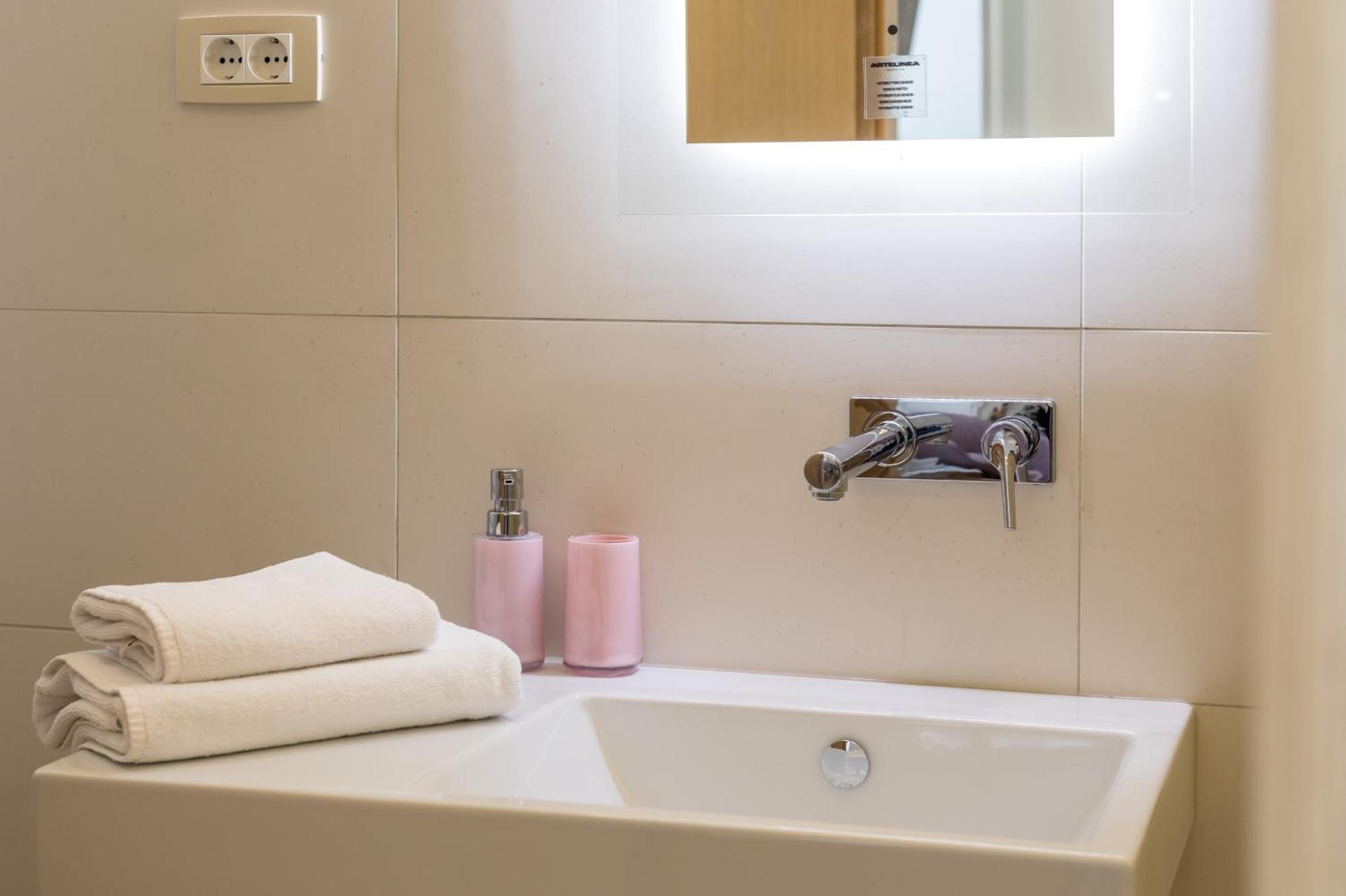 Maniva Old Town Luxury Rooms - Prime Spot By Riva Promenade Split Buitenkant foto