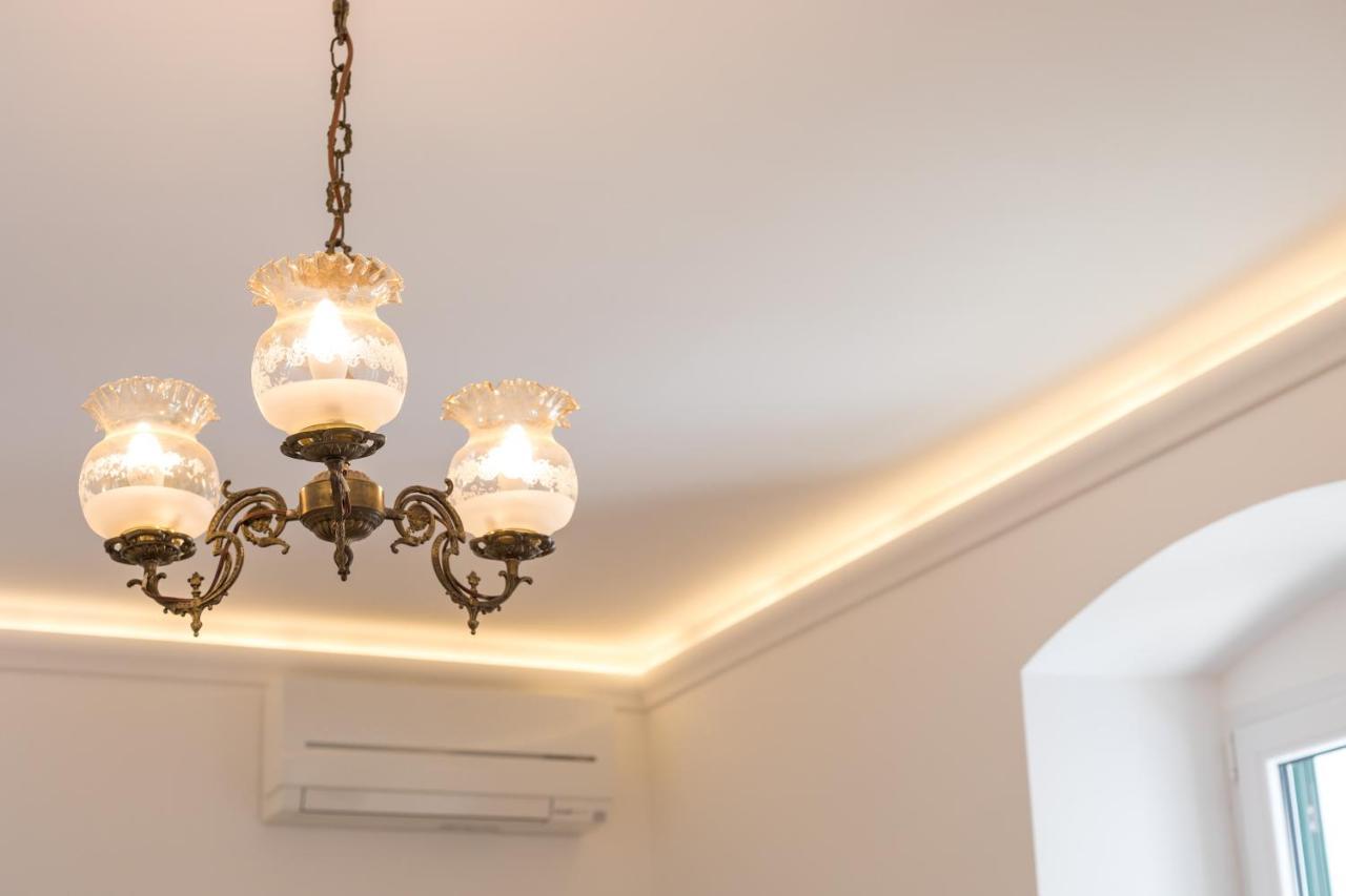 Maniva Old Town Luxury Rooms - Prime Spot By Riva Promenade Split Buitenkant foto