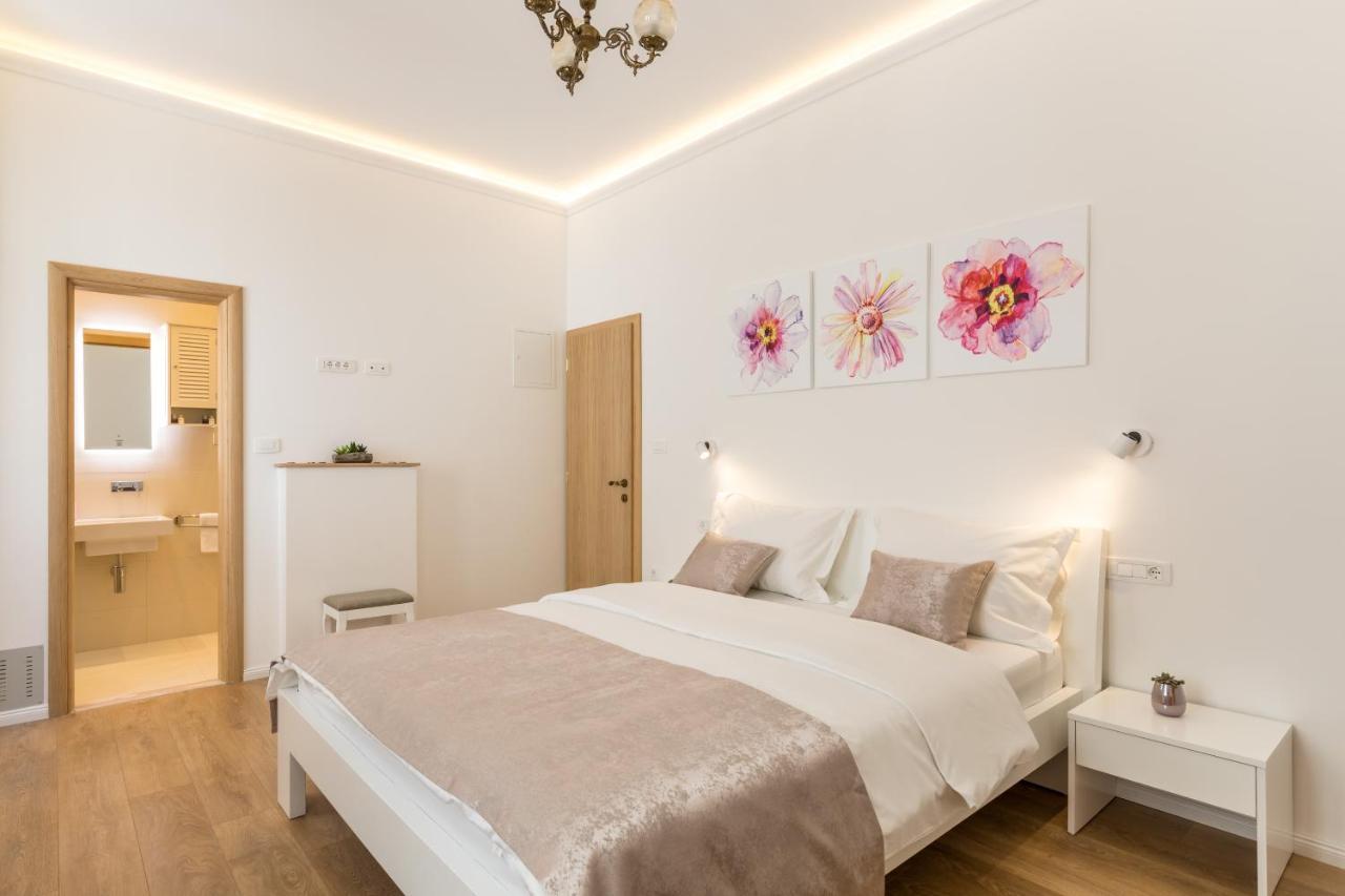 Luxury Rooms In The Center Of Split - Maniva Buitenkant foto