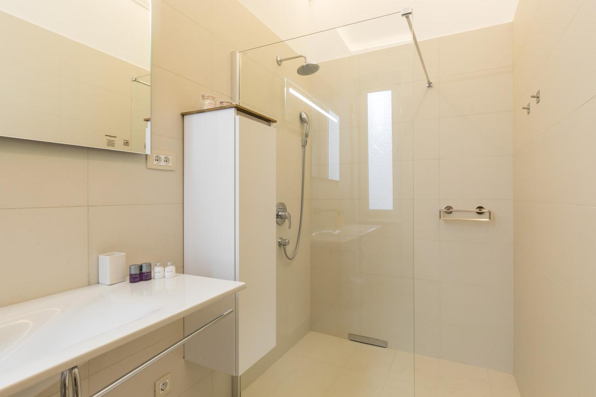 Maniva Old Town Luxury Rooms - Prime Spot By Riva Promenade Split Buitenkant foto